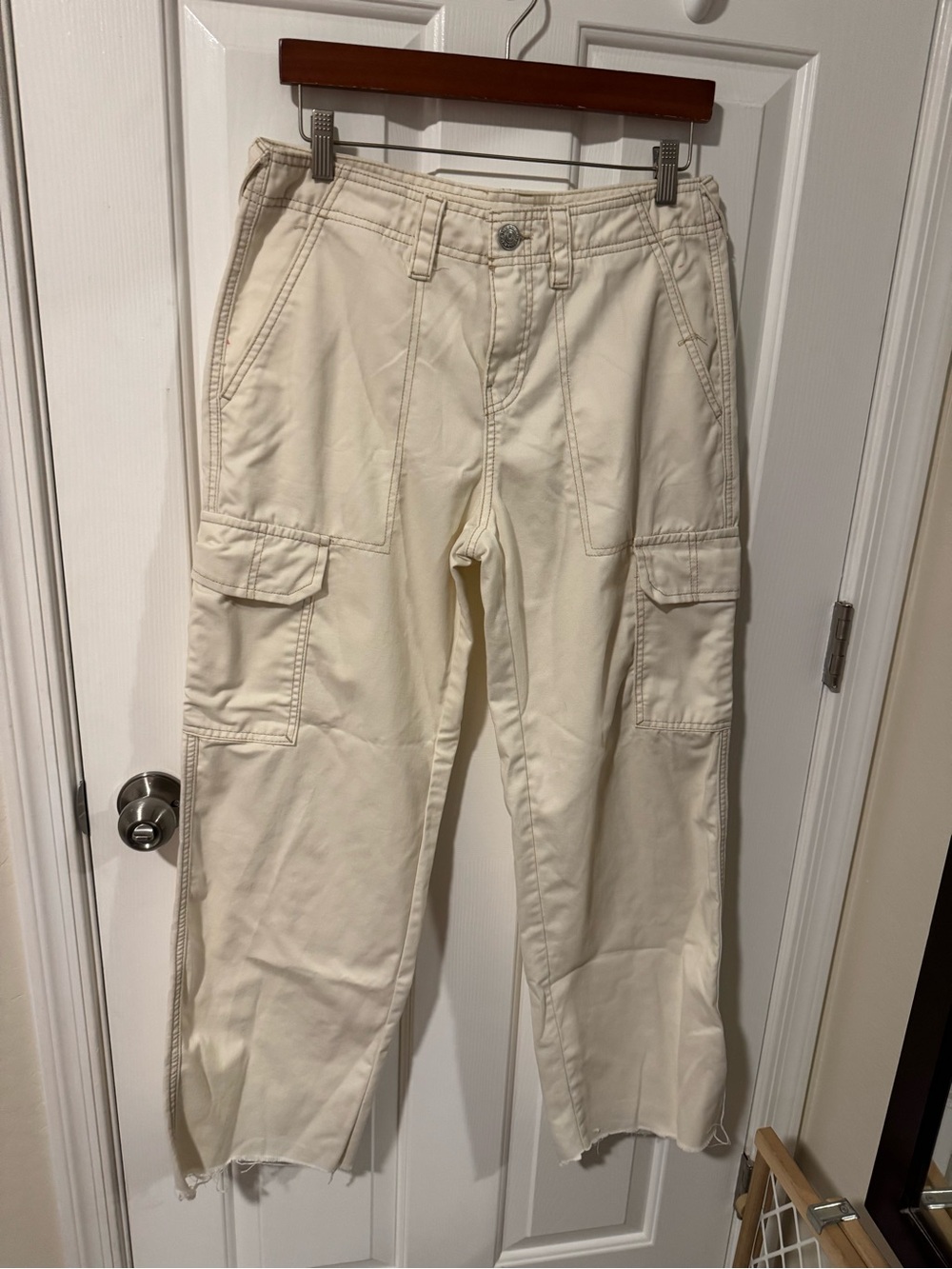 True Religion Women’s Cream Cargo Pants — Utility Pocket Style